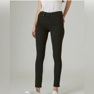 Lucky Brand Women's Skinny Jeans in Black Hayden